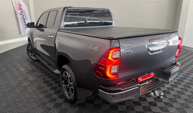 Toyota Hilux SRX 2025 completo