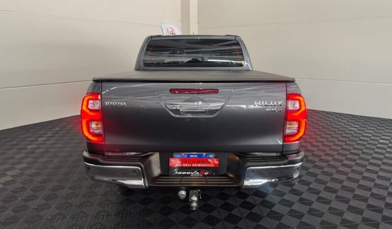 Toyota Hilux SRX 2025 completo