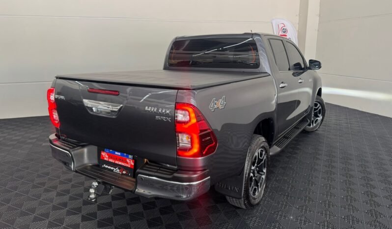 Toyota Hilux SRX 2025 completo