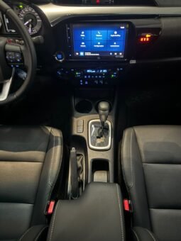 Toyota Hilux SRX 2025 completo