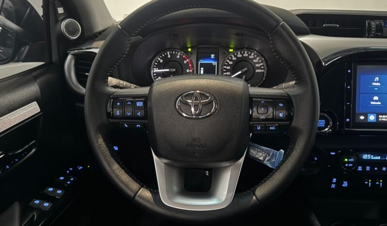 Toyota Hilux SRX 2025 completo