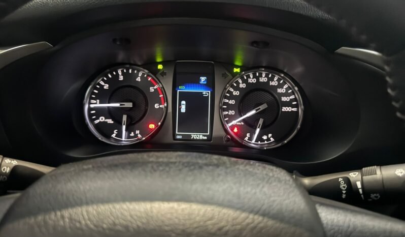 Toyota Hilux SRX 2025 completo
