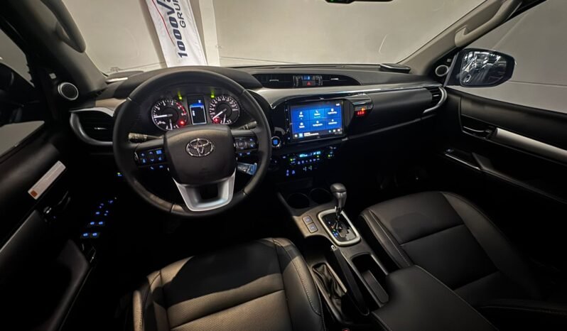 Toyota Hilux SRX 2025 completo