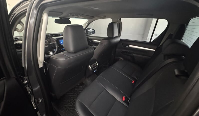 Toyota Hilux SRX 2025 completo