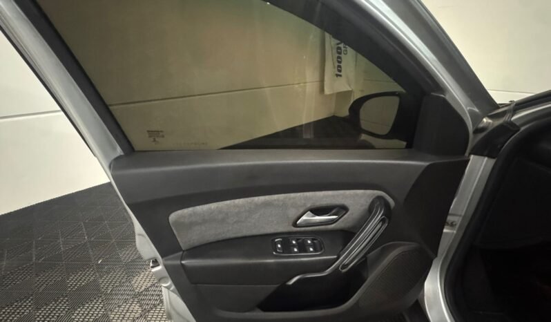 Renault DUSTER Iconic 2022 completo