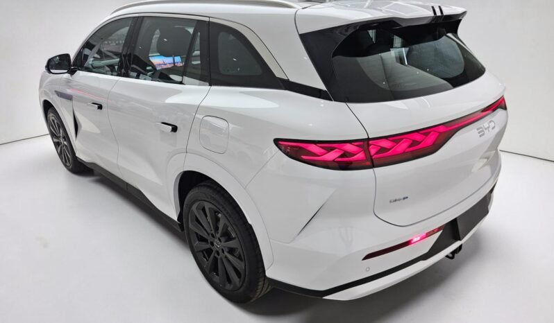 BYD Atto 8 2027 completo