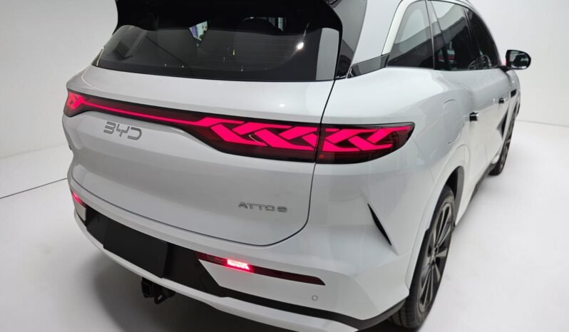 BYD Atto 8 2027 completo
