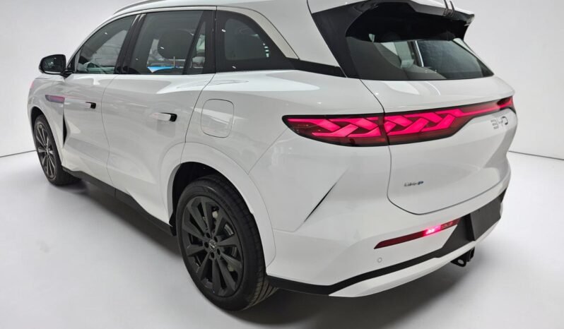 BYD Atto 8 2027 completo