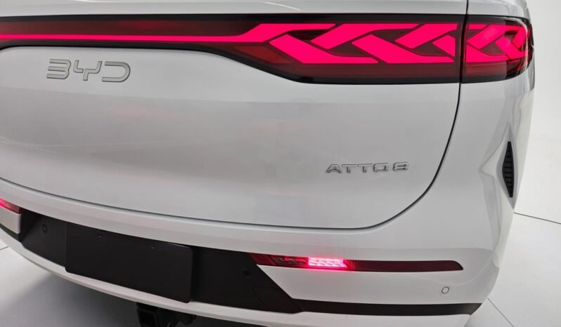 BYD Atto 8 2027 completo