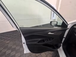 Chevrolet ONIX HATCH LT 2025 completo