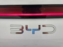 BYD Atto 8 2027 completo