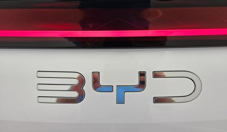 BYD Atto 8 2027 completo