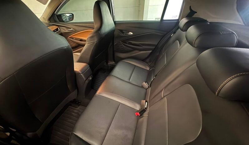 Chevrolet ONIX HATCH PREM. 2024 completo