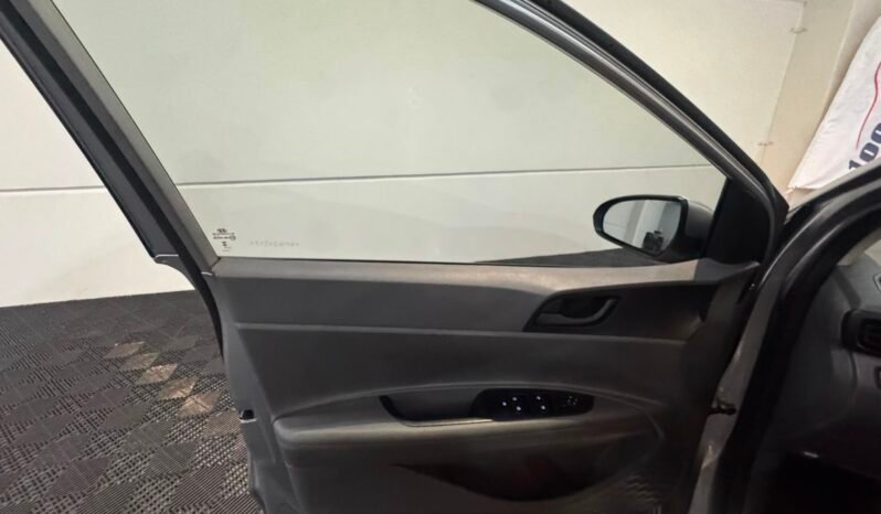 Hyundai HB20S Comfort Plus 2025 completo