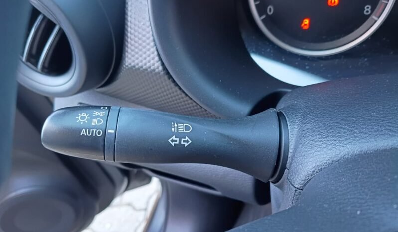 Nissan KICKS Play Sense 2025 completo
