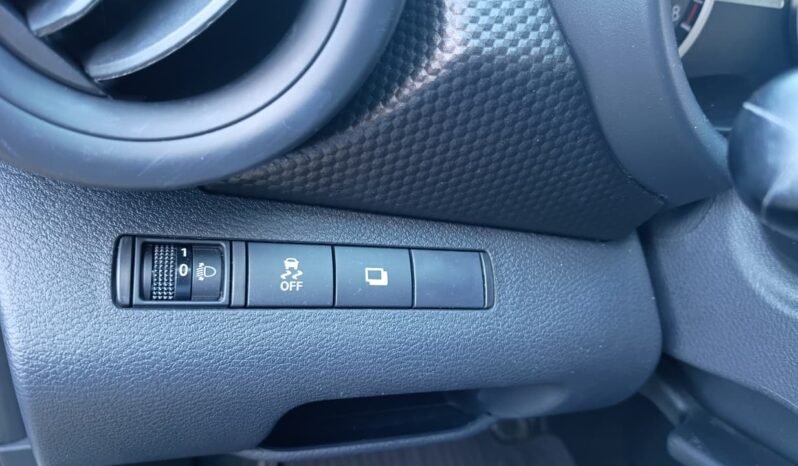Nissan KICKS Play Sense 2025 completo