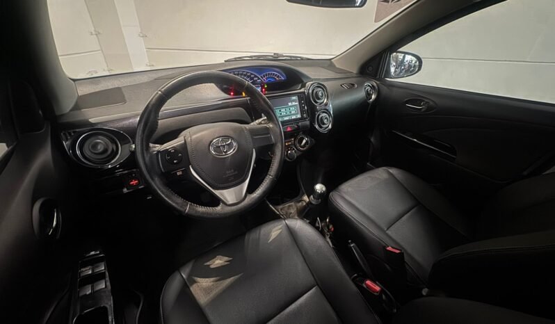 Toyota ETIOS CROSS 2016 completo