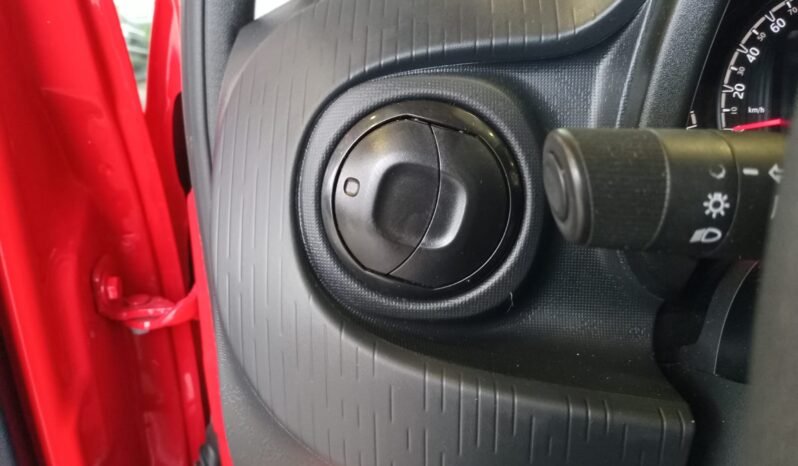 Fiat Mobi Trekking 2022 completo