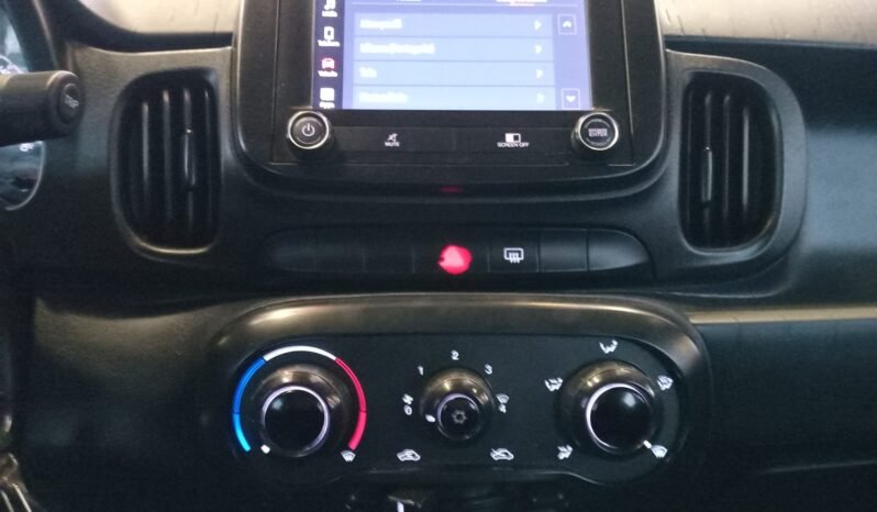 Fiat Mobi Trekking 2022 completo