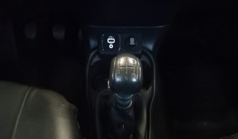 Fiat Mobi Trekking 2022 completo