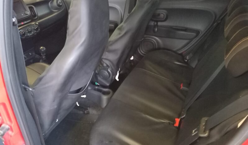 Fiat Mobi Trekking 2022 completo