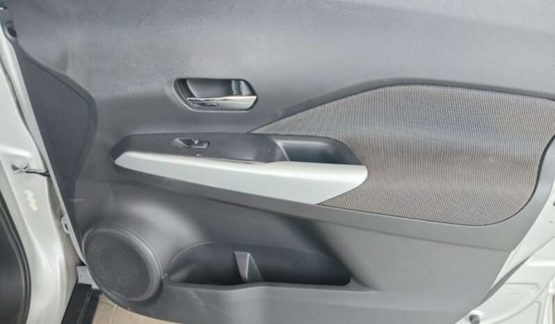 Nissan KICKS SV 2020 completo