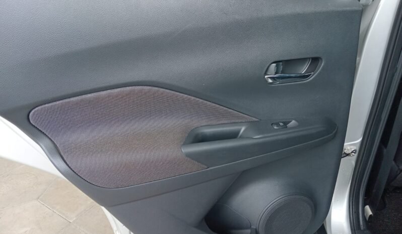 Nissan KICKS SV 2020 completo