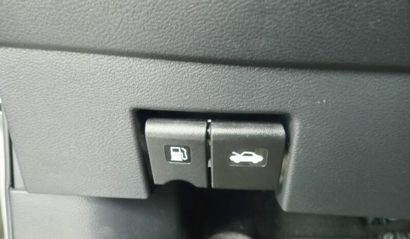 Nissan KICKS SV 2020 completo