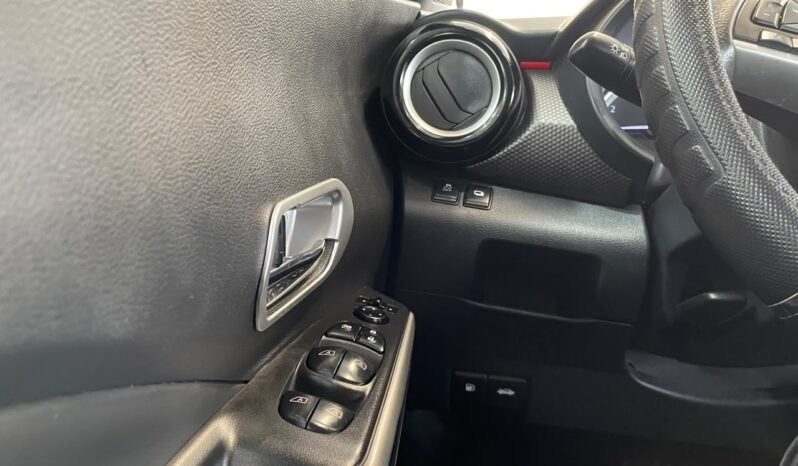 Nissan KICKS SV 2019 completo