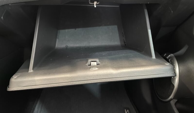Nissan KICKS SV 2019 completo