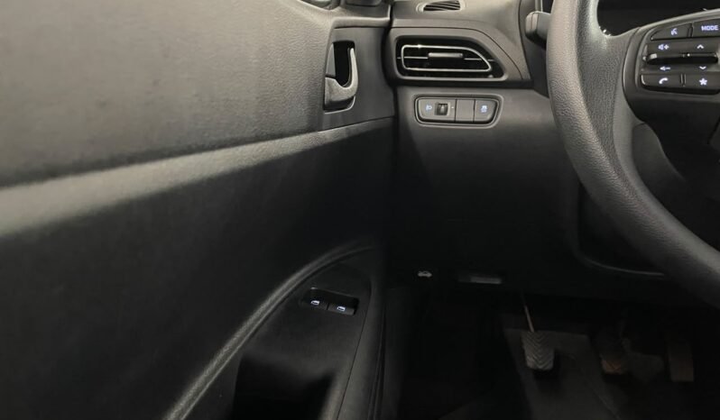 Chevrolet ONIX SEDAN Plus LT 2025 completo